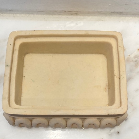 Ganz Magnolia Flower Ivory Ceramic Trinket Box NWT - Picture 10 of 13